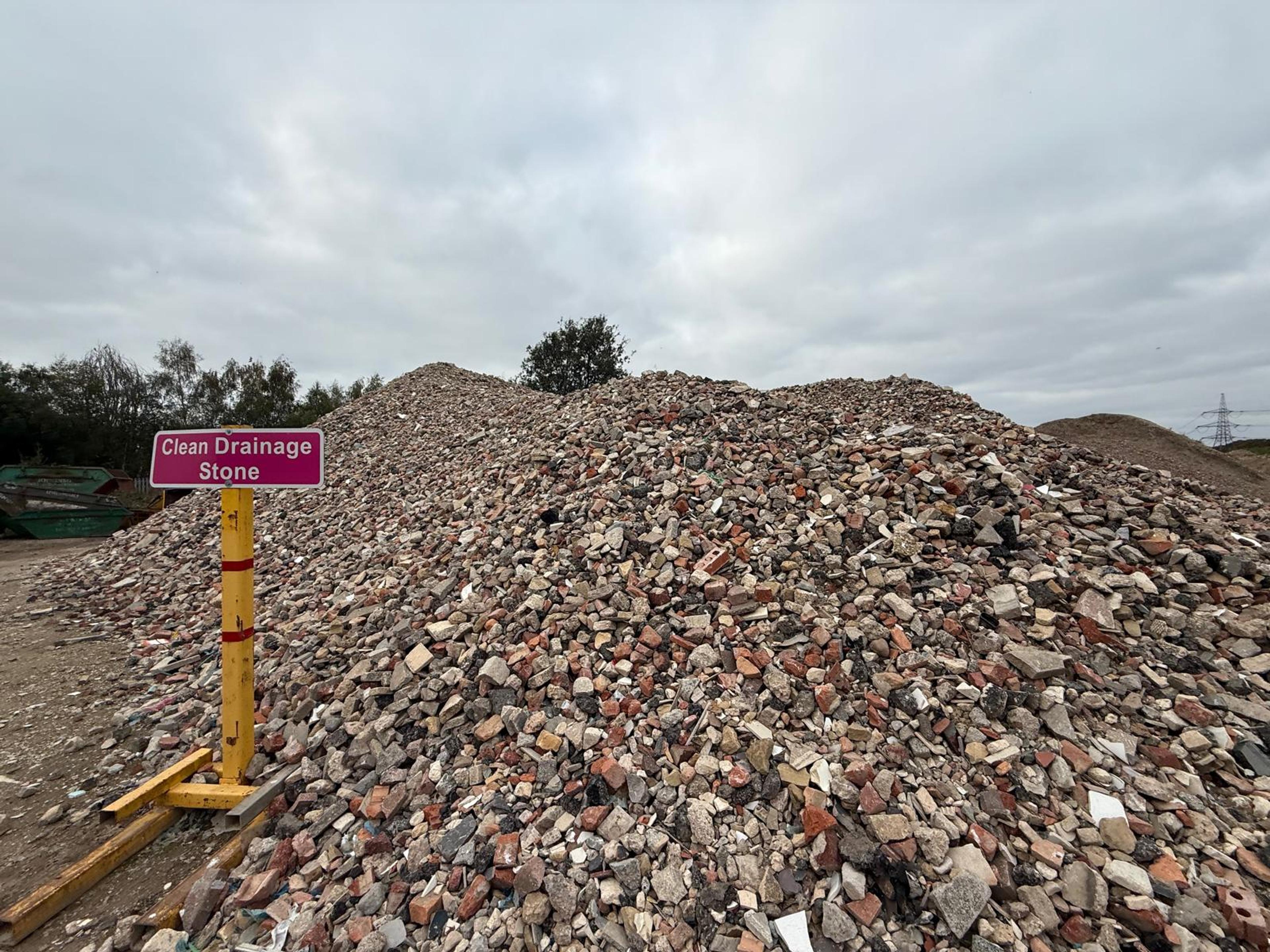 Keep Your Yard Tidy This Winter with Recycled Aggregates